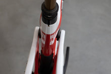 Load image into Gallery viewer, Intense Primer 275 Pro - M White - Sample condition